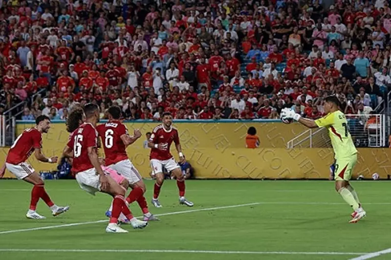 أوسكار أوستاري الأهلي